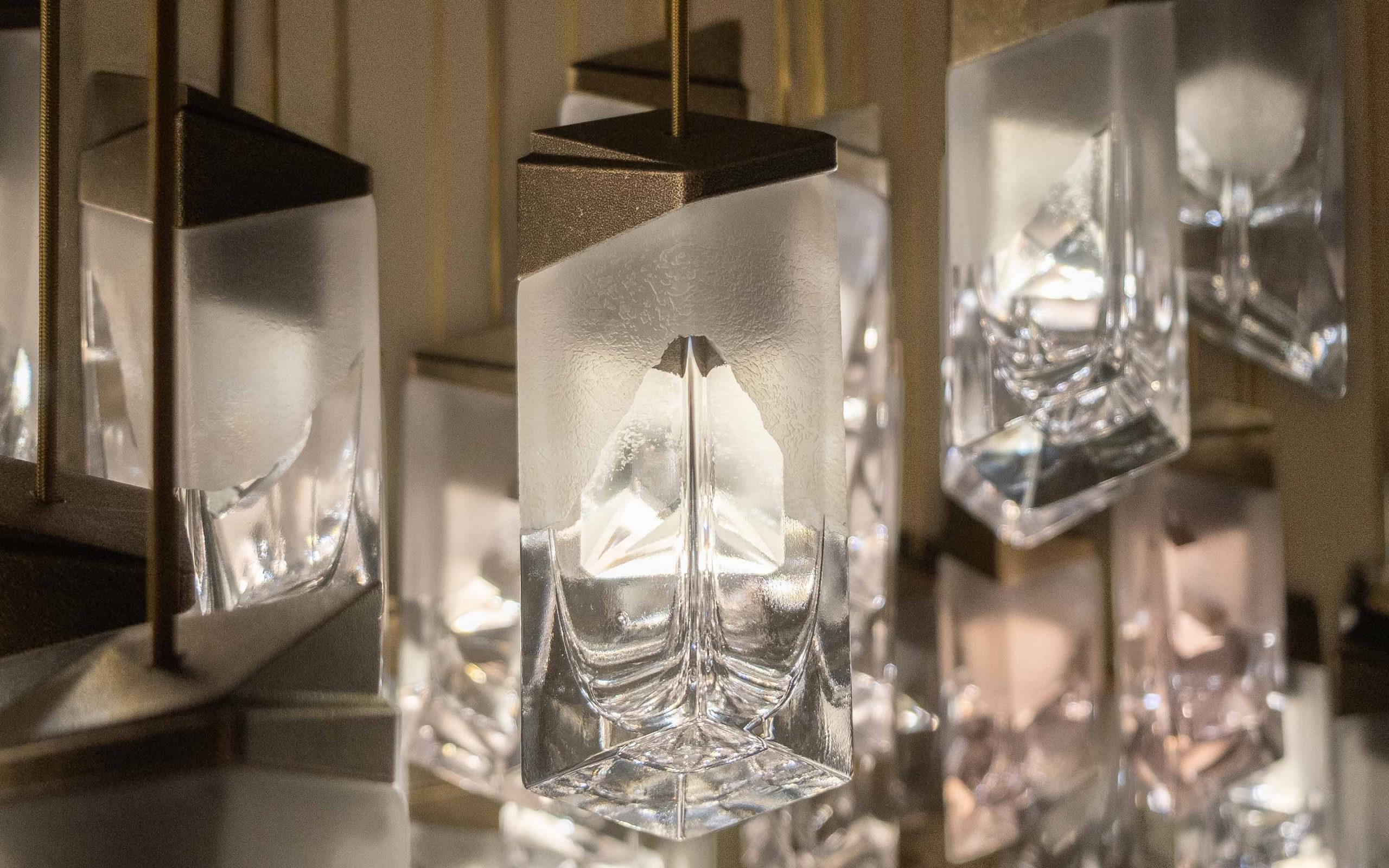 Crystalline-Custom-Formation-150-Haberdashery-18038_v3-slideshow